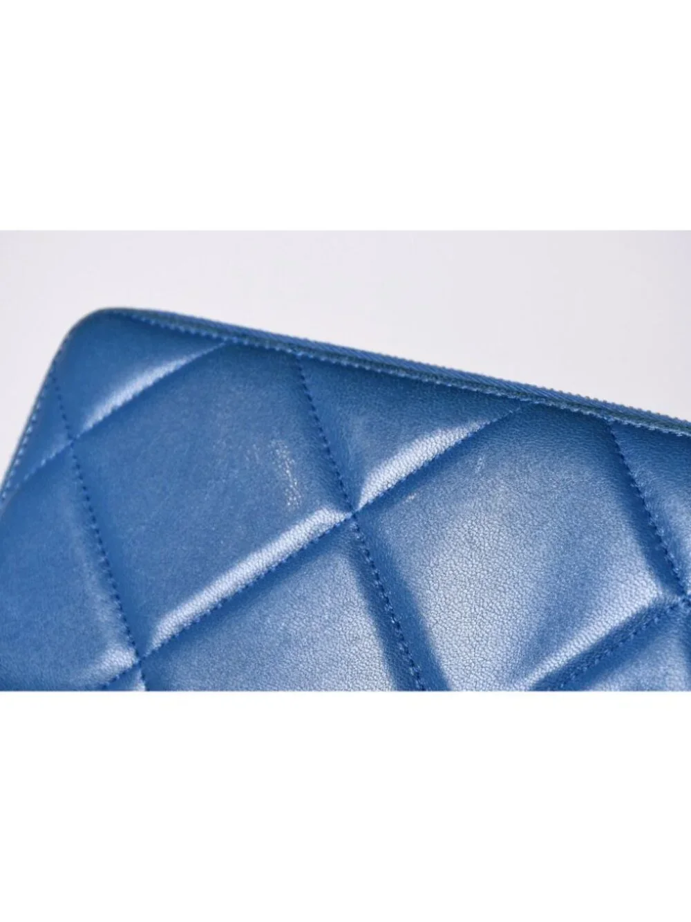 Chanel CC Logo Round Wallet Quilted Blue Leather Gold
